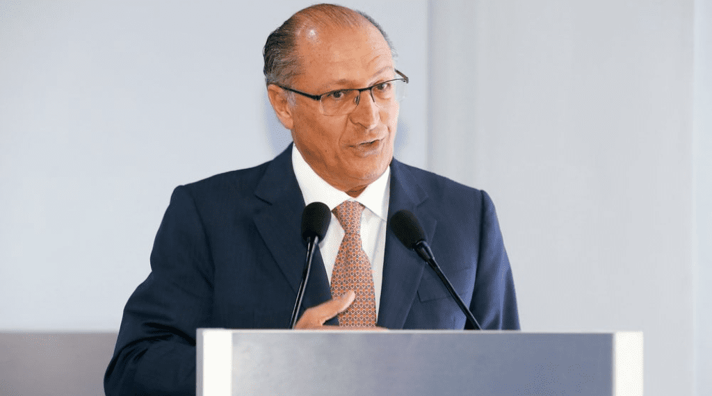 Alckmin anuncia regulamentação de salvaguardas em acordos comerciais