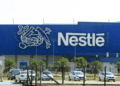 Nestlé vê receita e lucro caírem em 2025 com fraqueza na China e alta do cacau