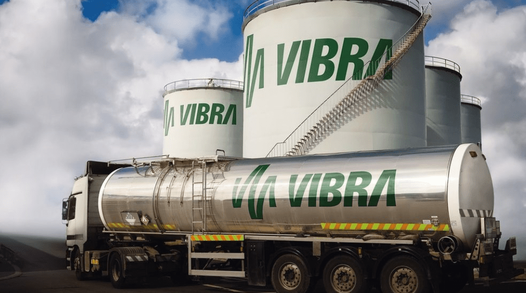 Explosão em tanque da Vibra Energia leva à evacuação de 118 pessoas em Volta Redonda