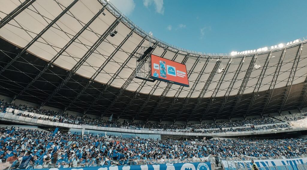 Amazon Brasil usa busca visual e oferece cupons em vitrine virtual no Mineirão