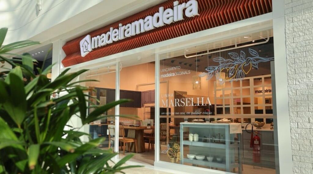 MadeiraMadeira inaugura lojas em Curitiba para integrar canais digital e físico