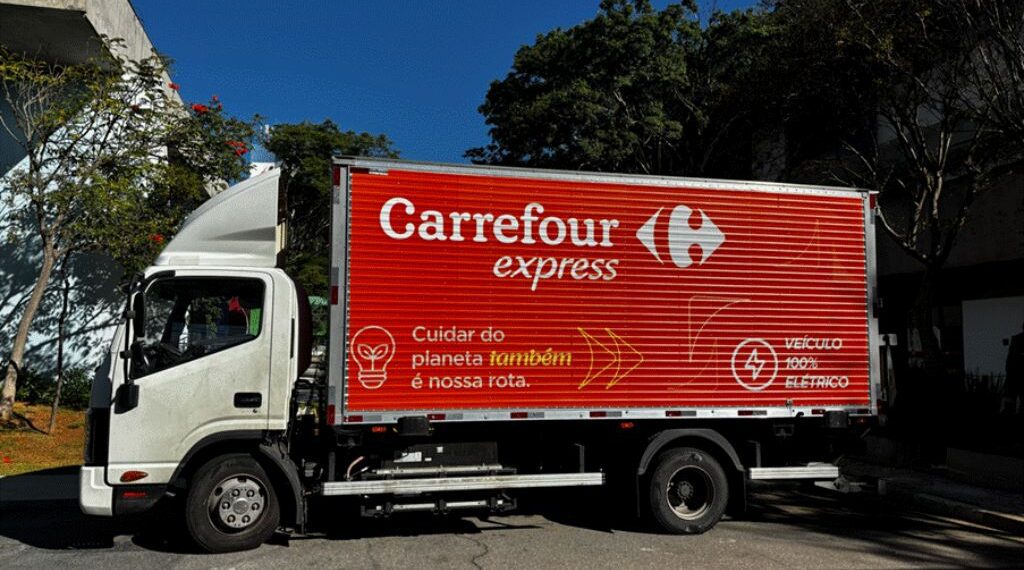 Carrefour Brasil substitui caminhões a diesel por elétricos para abastecer lojas Express