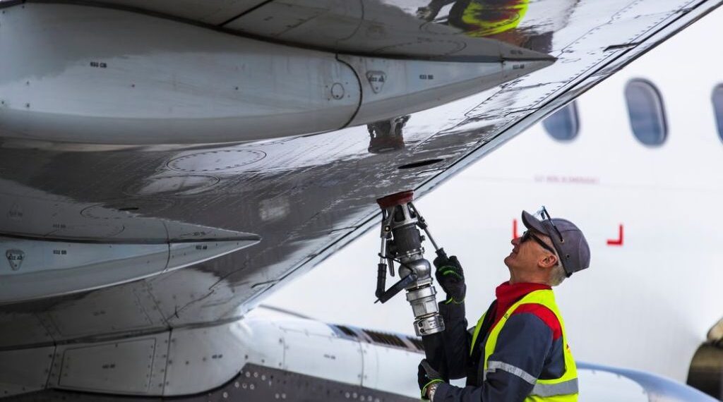Governo publica decreto que zera PIS/Cofins para querosene de aviação