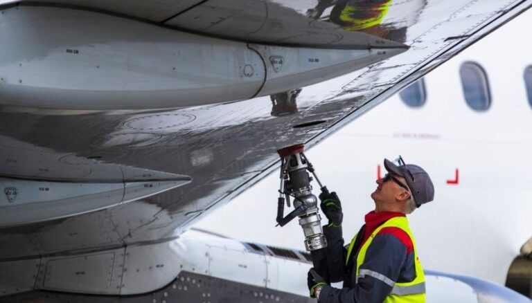 Governo publica decreto que zera PIS/Cofins para querosene de aviação