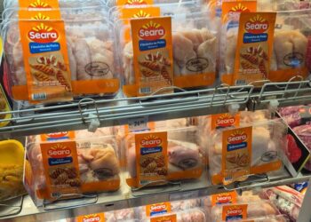 Seara lança novas embalagens para frangos e substitui sacos plásticos por bandejas