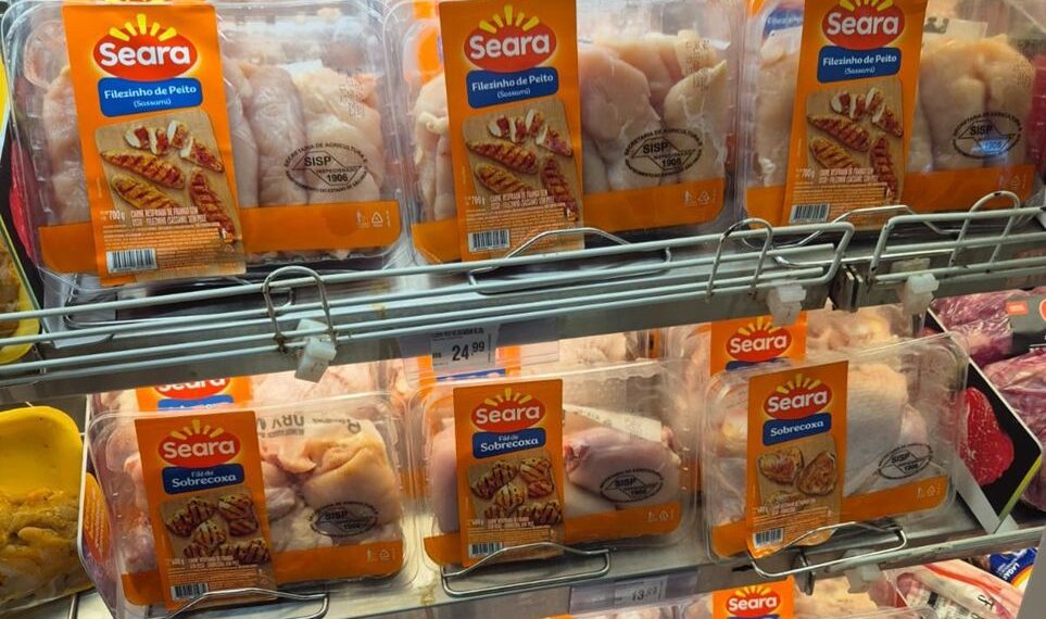 Seara lança novas embalagens para frangos e substitui sacos plásticos por bandejas