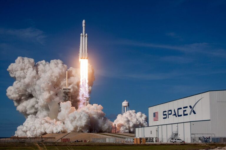 Com IPO bilionário, SpaceX terá grande peso no índice Nasdaq