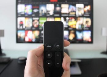 Uso de streaming pela TV Conectada avança e chega a 88 milhões de pessoas no Brasil