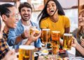 Vendas de bares e restaurantes crescem 4,2% no 2º trimestre e sobem 2,6% em junho