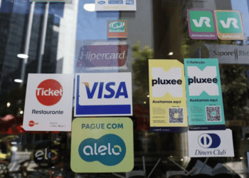 Em fiscalização, Ministério do Trabalho notifica mais de 100 empresas por desvios no uso do PAT