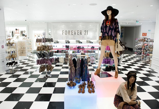 Forever 21 encerra unidades no Brasil com descontos em todas as