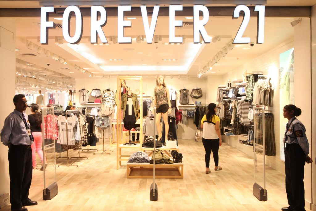 Forever 21 deve fechar todas as lojas no Brasil até o próximo
