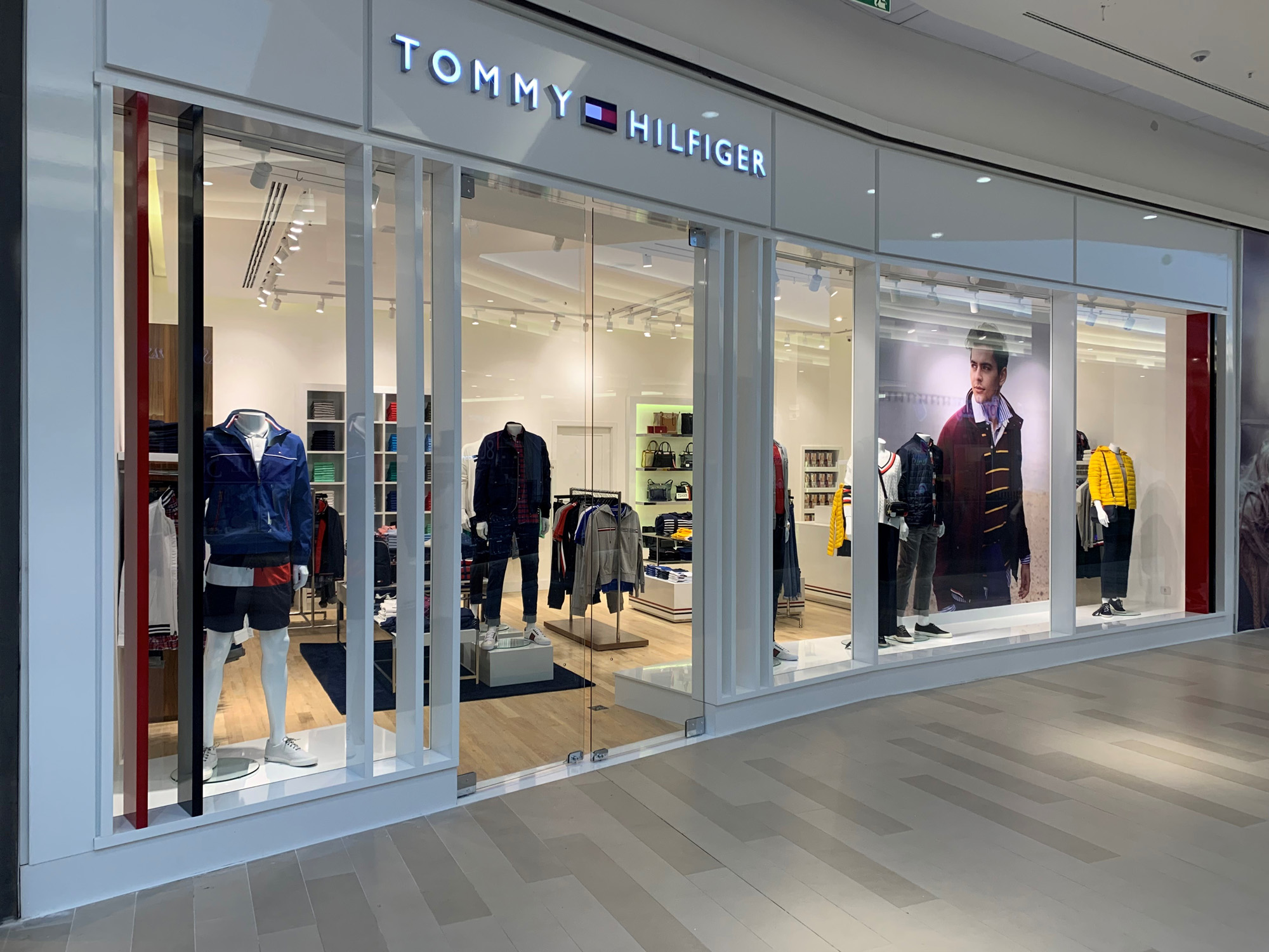 Tommy Hilfiger inaugura primeira loja conceito no Américas Shopping -  Mercado&Consumo