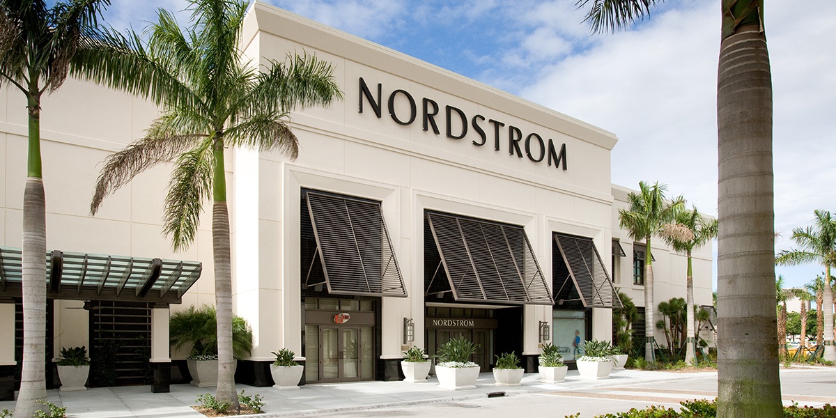 Nordstrom fecha trimestre com resultados acima do esperado