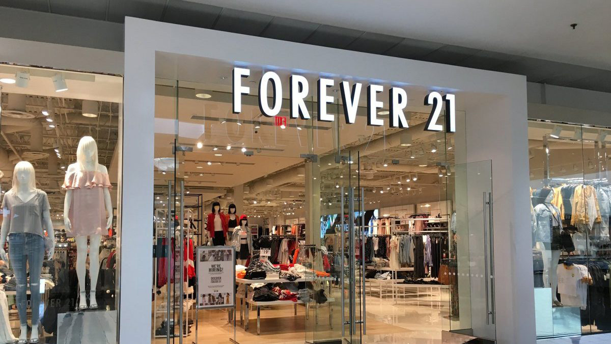 Forever 21 fechará lojas brasileiras a partir de segunda e anuncia queima  de estoque
