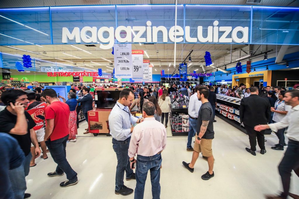 Magazine Luiza admite 'erro' de R$ 830 milhões e acionistas minoritários pedem suspensão da B3