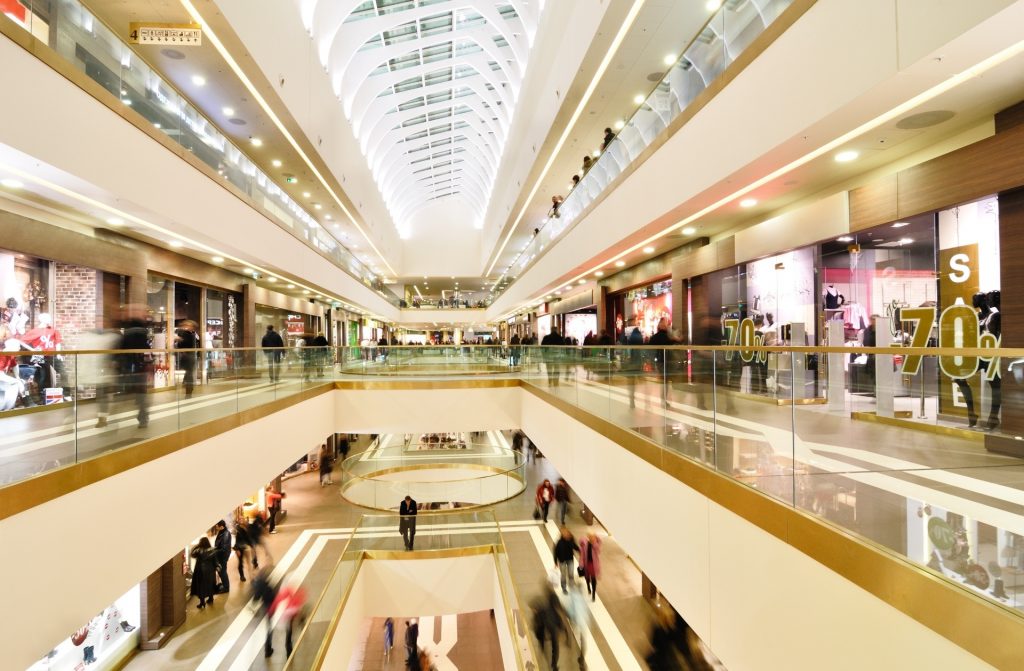 shopping-center-corredores-compras