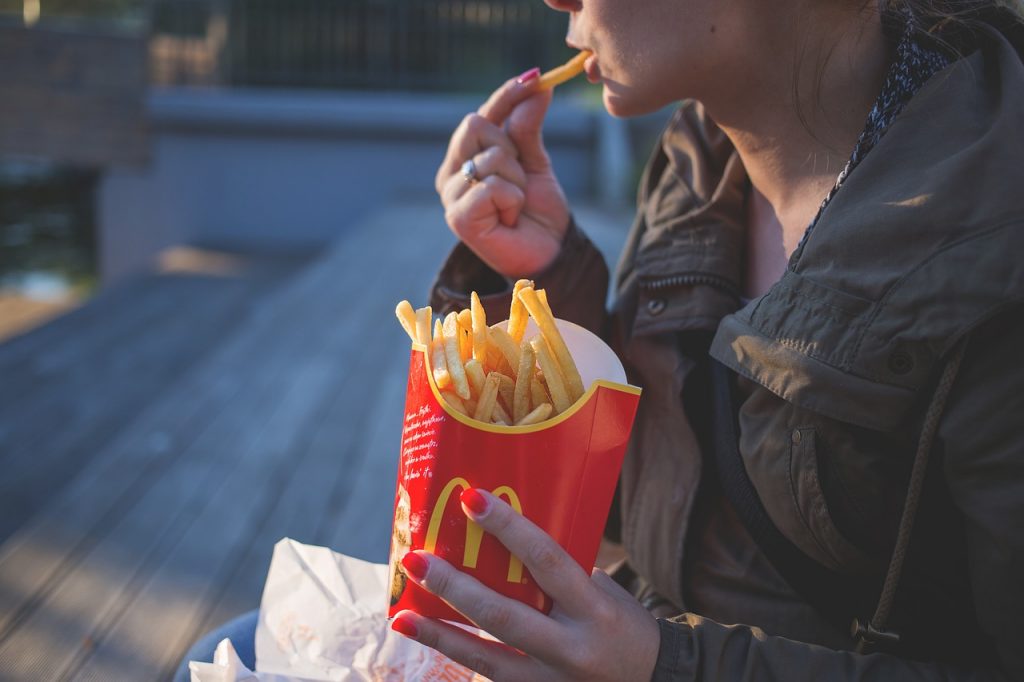 B2W e McDonald’s fecham parceria para venda de produtos da rede de fast food