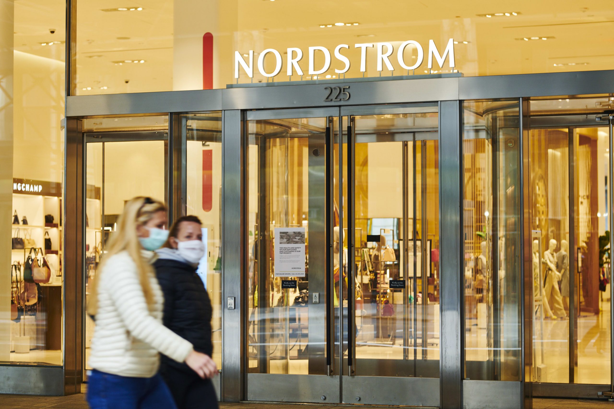 Vendas da Nordstrom caem 40% durante o primeiro trimestre fiscal
