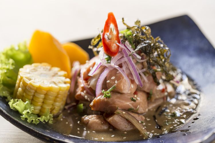 Ceviche Nikkei, do tradicional QCeviche, especializado em culinária peruana, é um dos pratos que estarão disponíveis para delivery