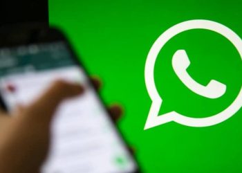 Pesquisa: um terço dos brasileiros já faz compras via WhatsApp