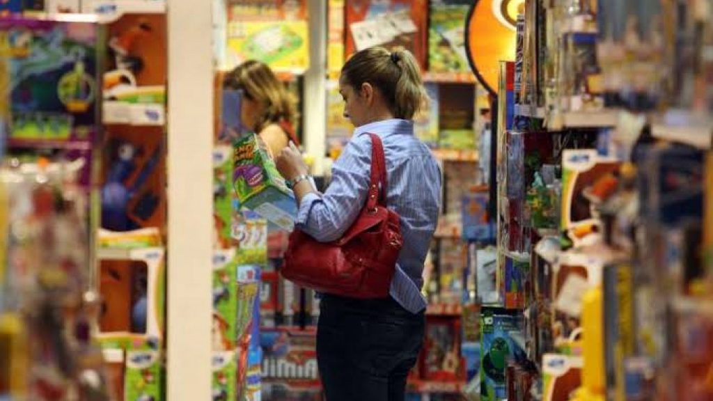 Pesquisa aponta que 72% dos brasileiros devem ir às compras para o Dia das Crianças
