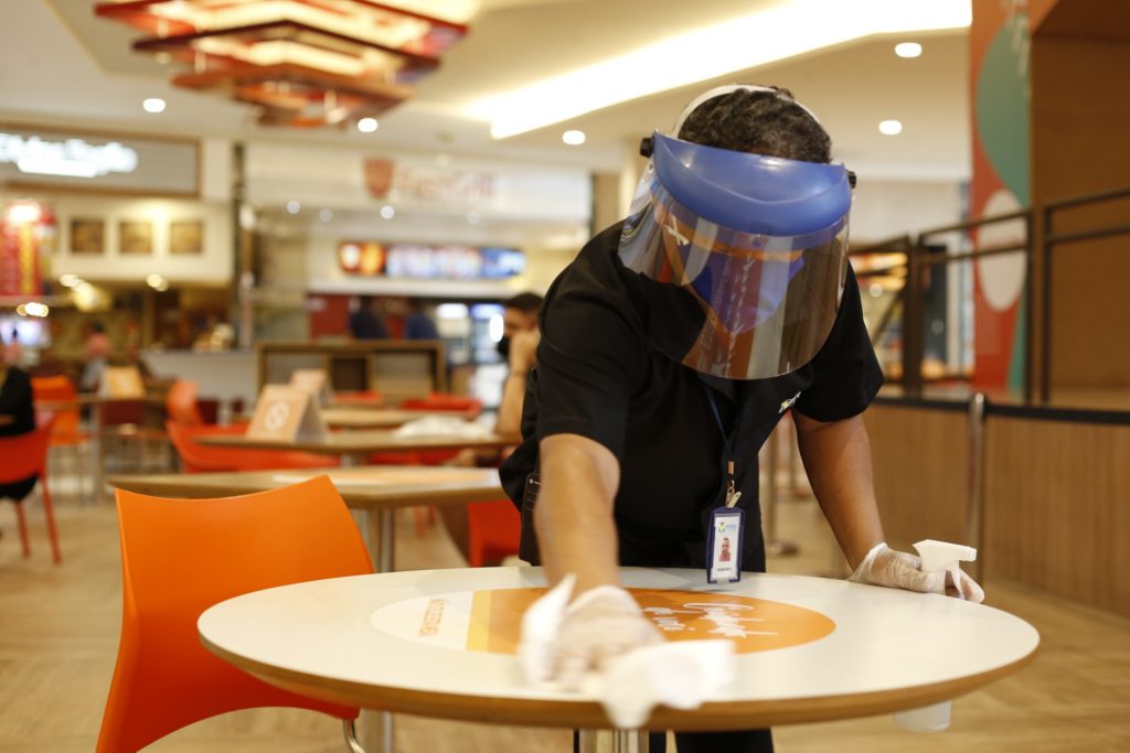 Cerca de 80 mil restaurantes por quilo fecharam as portas na pandemia