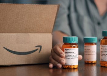 Após anúncio de farmácia online da Amazon, CVS e Walgreens veem ações caírem
