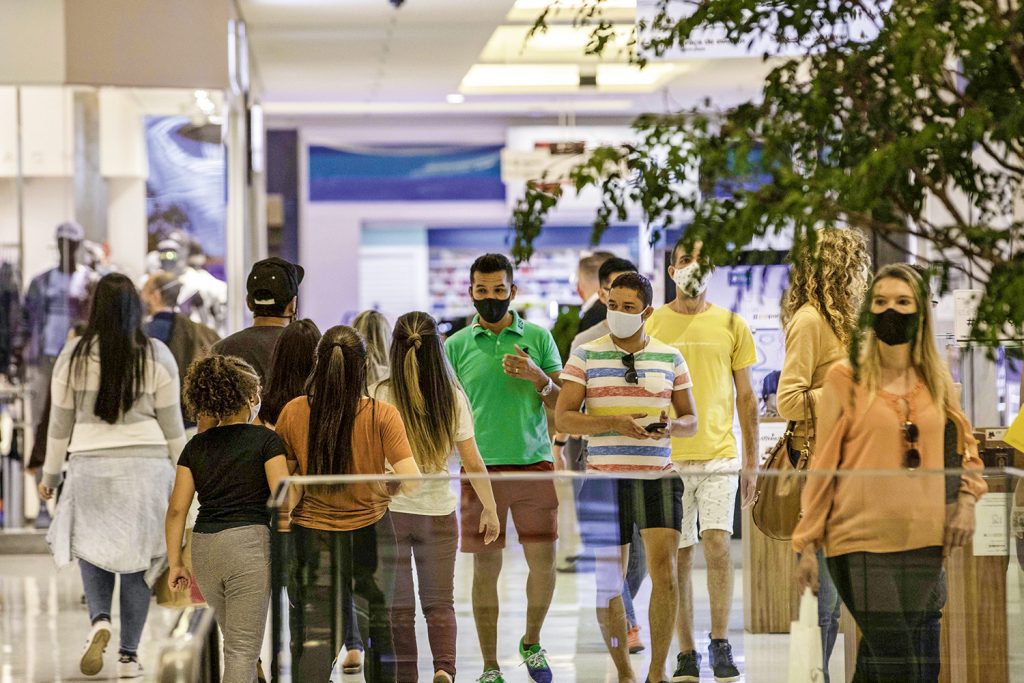 Com menos restrições, shoppings esperam alta de 370% nas vendas de Dia das Mães