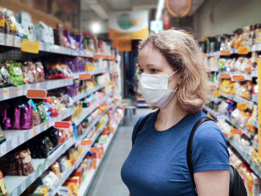 Pandemia: Coronavirus And Retail Concept, Young Woman Wearing Medical Mask
