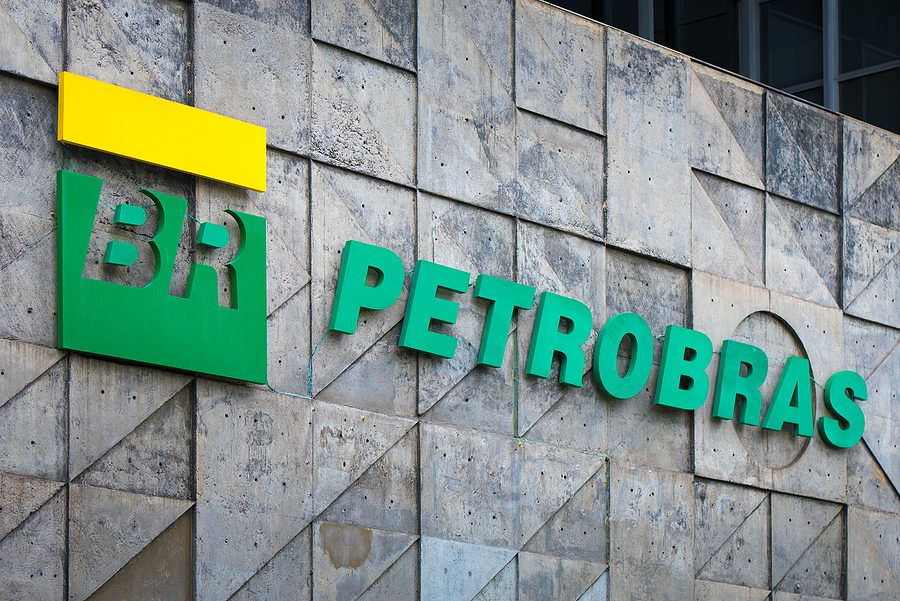 Petrobras afirma que vai continuar a seguir preço internacional do petróleo