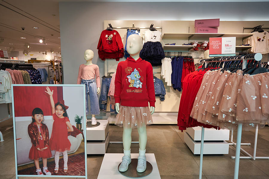 H&M começa a oferecer aluguel de roupas para crianças na Europa