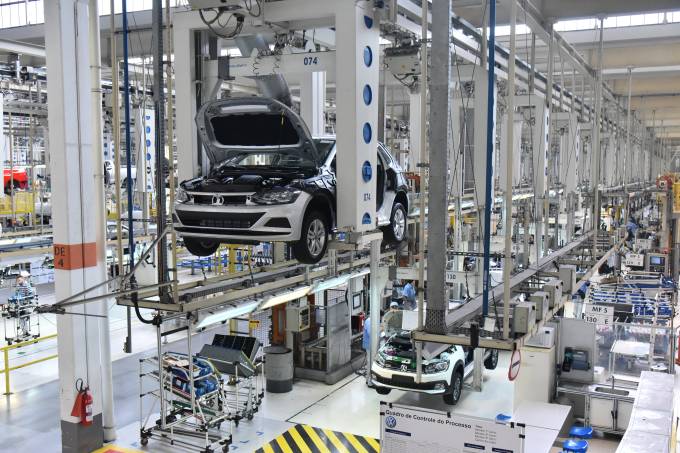 General Motors e Volkswagen param produção neste mês