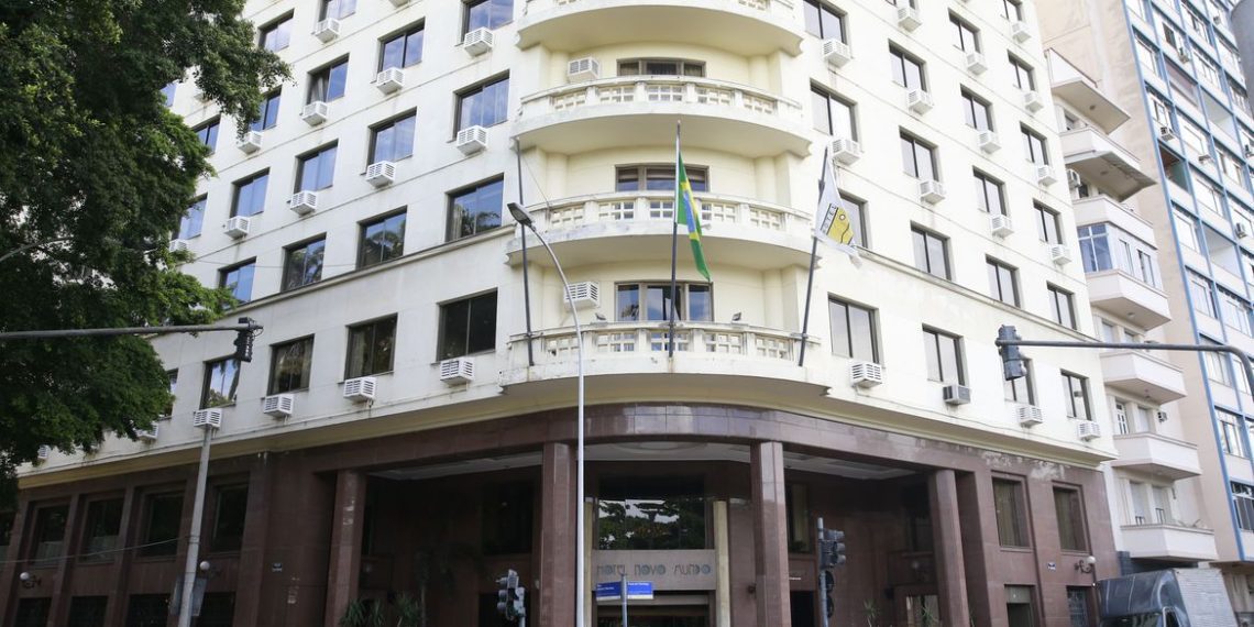 Fachada do Hotel Novo Mundo, no Rio de Janeiro, que fechará suas portas no próximo dia 20.