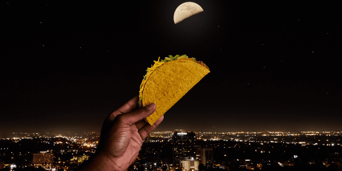 Taco Bell lança campanha global para celebrar o ícone do cardápio