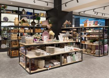 Mercado de luxo: Michael Kors inaugura loja online oficial no Brasil -  Mercado&Consumo