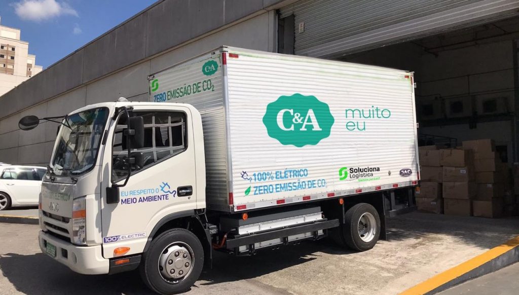 C&A vai usar caminhão elétrico para entregas em lojas de São Paulo