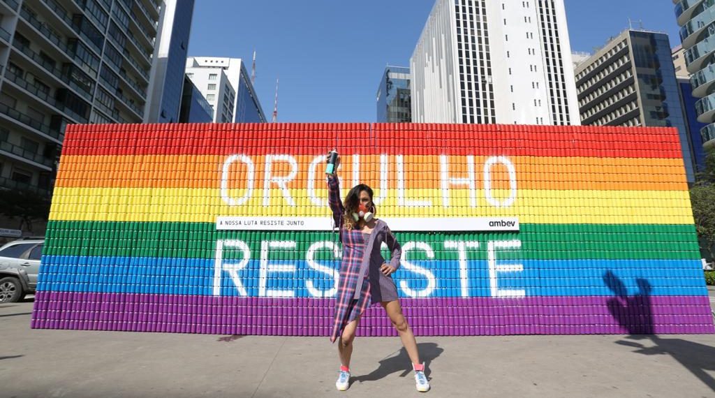 Ambev cria mural móvel LGBTQIA+ em praças emblemáticas de São Paulo