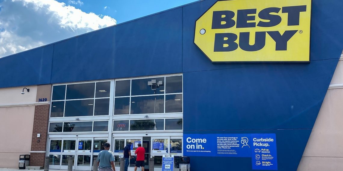 Best Buy promove sorteios para incentivar vacinação de funcionários