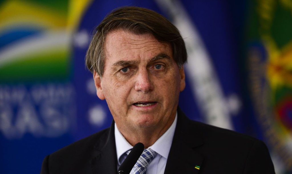 "Está crescendo a tendência de caminhoneiros de parar o Brasil", diz Bolsonaro