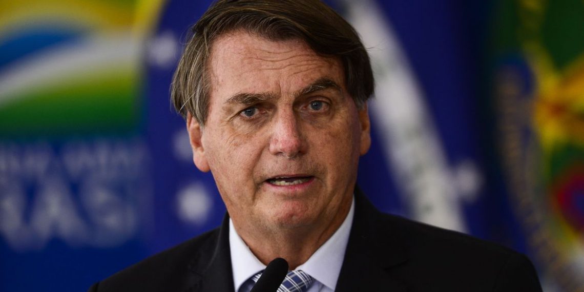 "Está crescendo a tendência de caminhoneiros de parar o Brasil", diz Bolsonaro