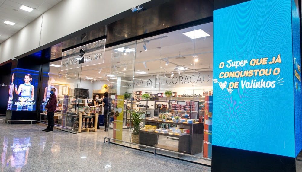 Conheça o "supermercado do futuro" da rede Dalben no interior de SP