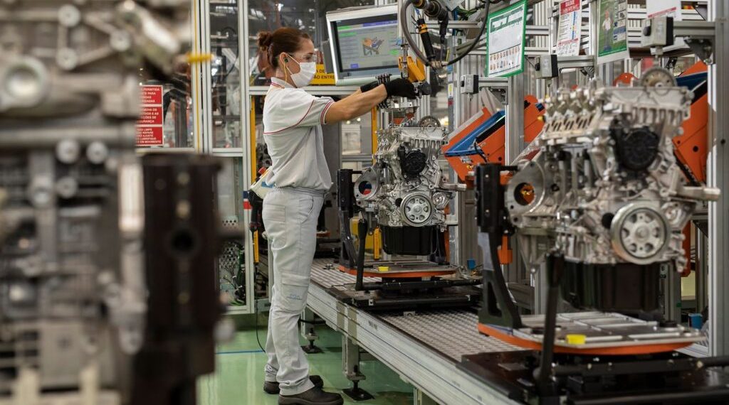 Fiat volta a dar férias, Volks para turno no ABC e Hyundai retoma em Piracicaba