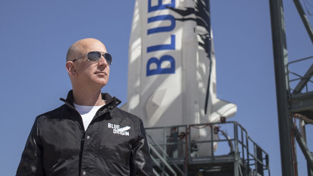 Bilionário Jeff Bezos enfrenta críticas por funcionários da Amazon
