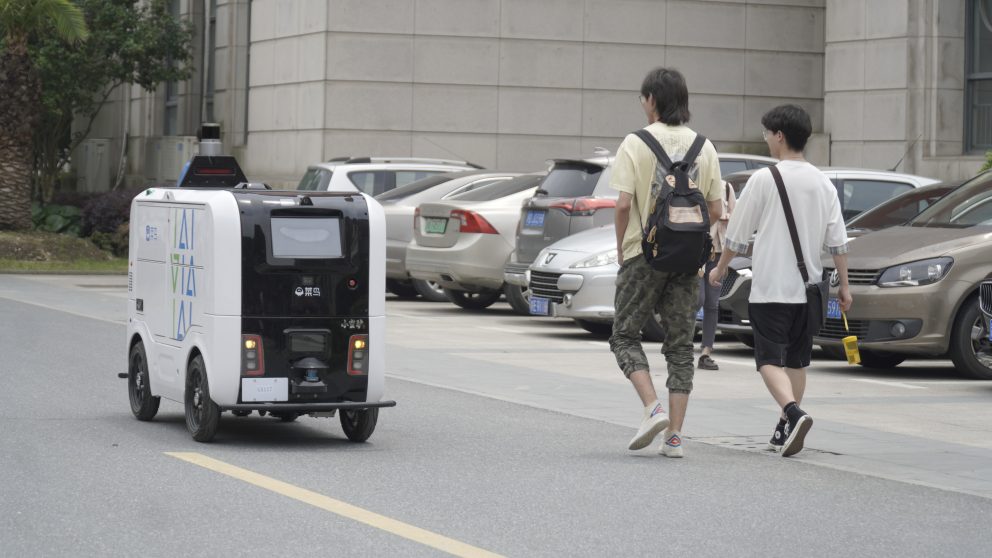 Alibaba investe em robôs para o delivery de comércio eletrônico na China
