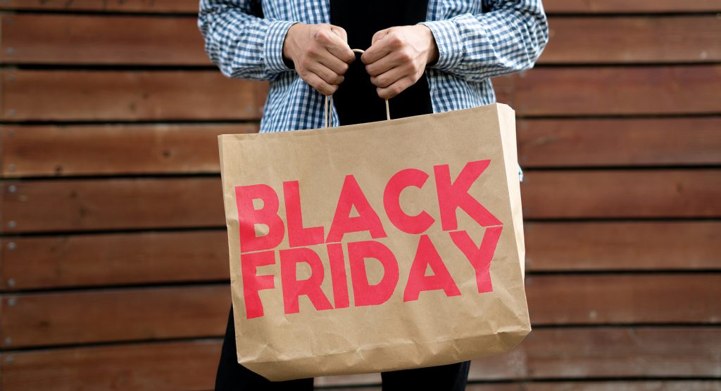 Black Friday: 9 a cada 10 pessoas consultam preços na internet antes de comprar