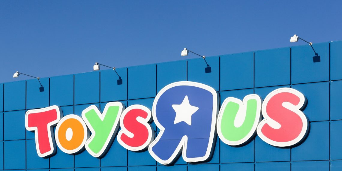 Toys "R" Us chegará a mais de 400 lojas Macy's nos EUA no ano que vem