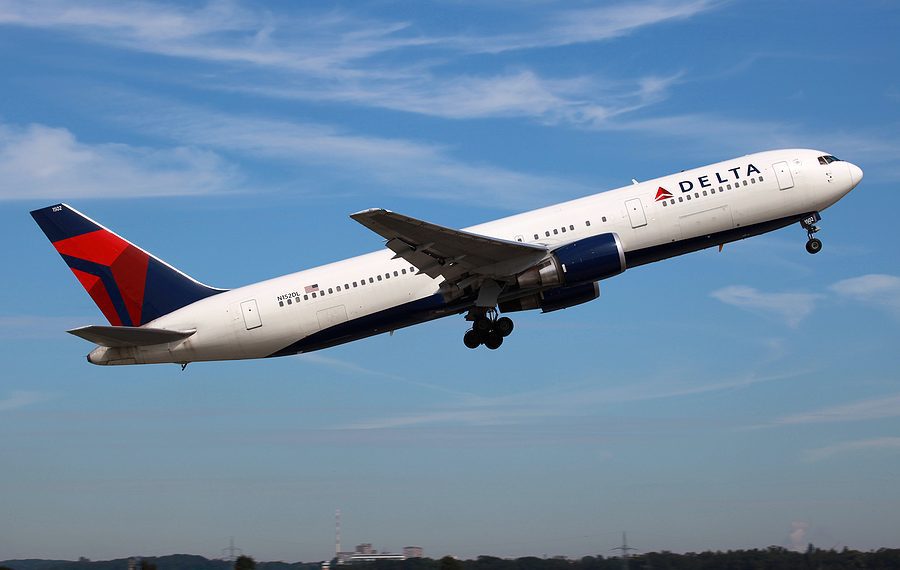 Delta Air Lines cobrará taxa de US$ 200 por mês de funcionários não vacinados