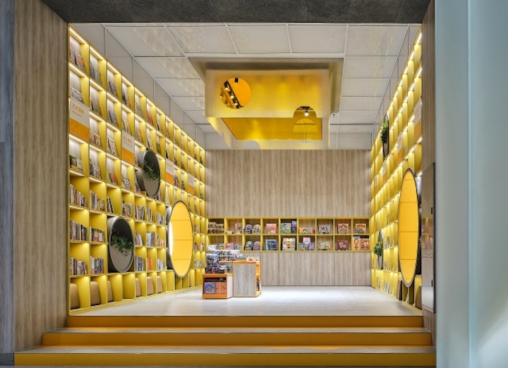 Flagship do McDonald's em Xangai inova com livraria e espaço de convivência
