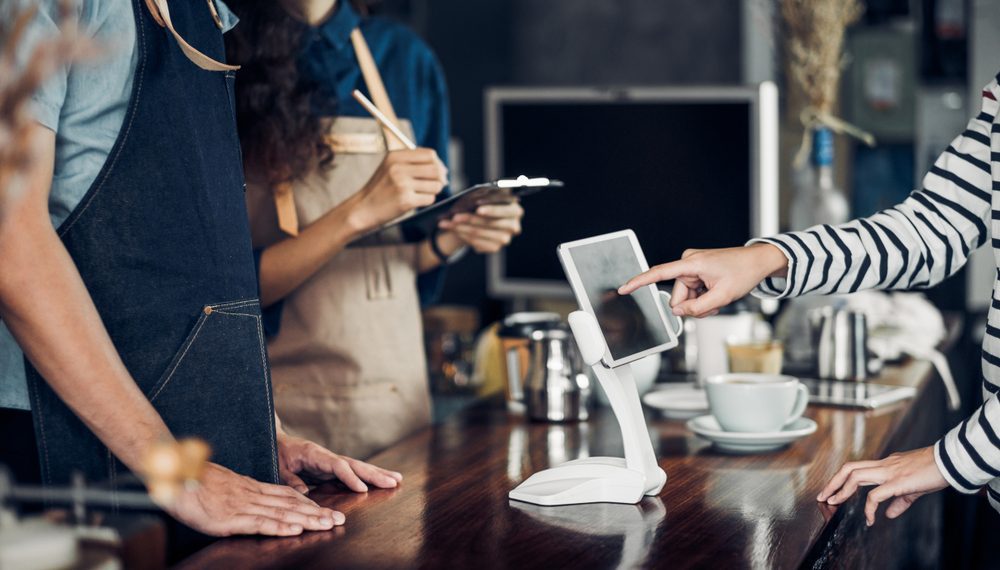 Gestão de restaurantes ganha eficiência com plataformas de tecnologia